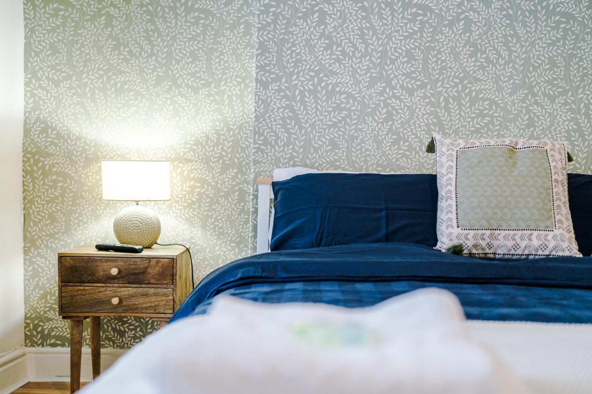 4 Bedroom Victorian House マンチェスター エクステリア 写真