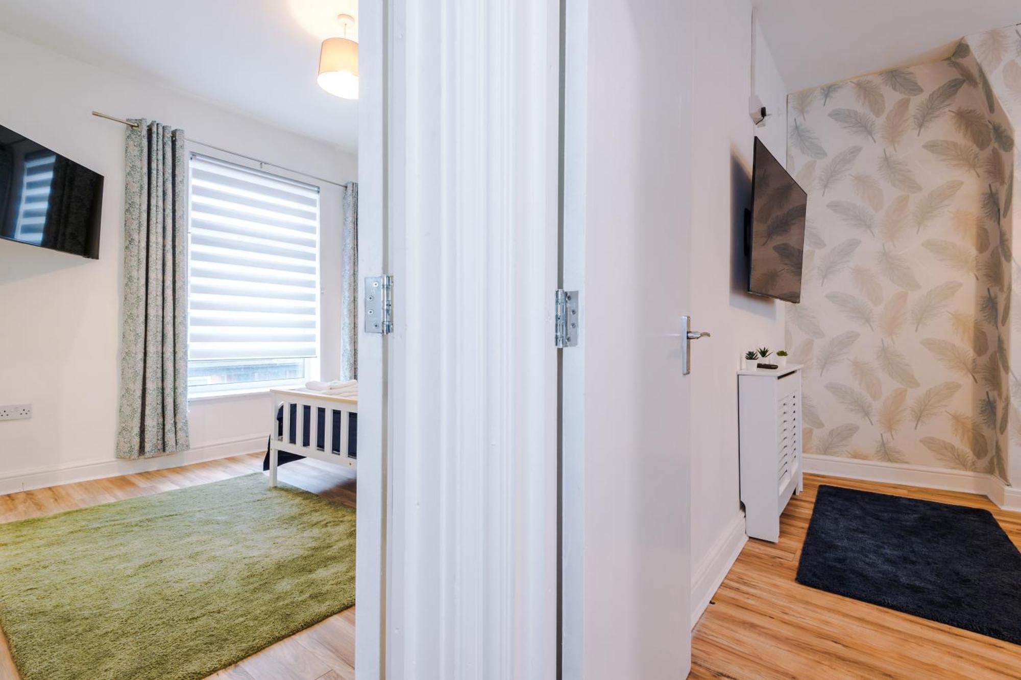 4 Bedroom Victorian House マンチェスター エクステリア 写真