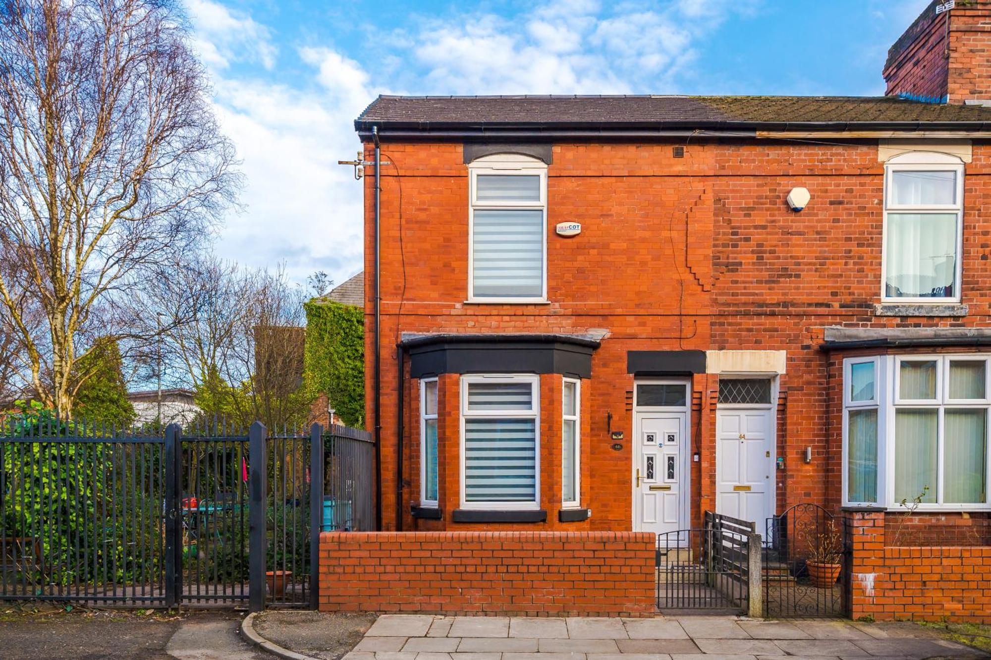 4 Bedroom Victorian House マンチェスター エクステリア 写真