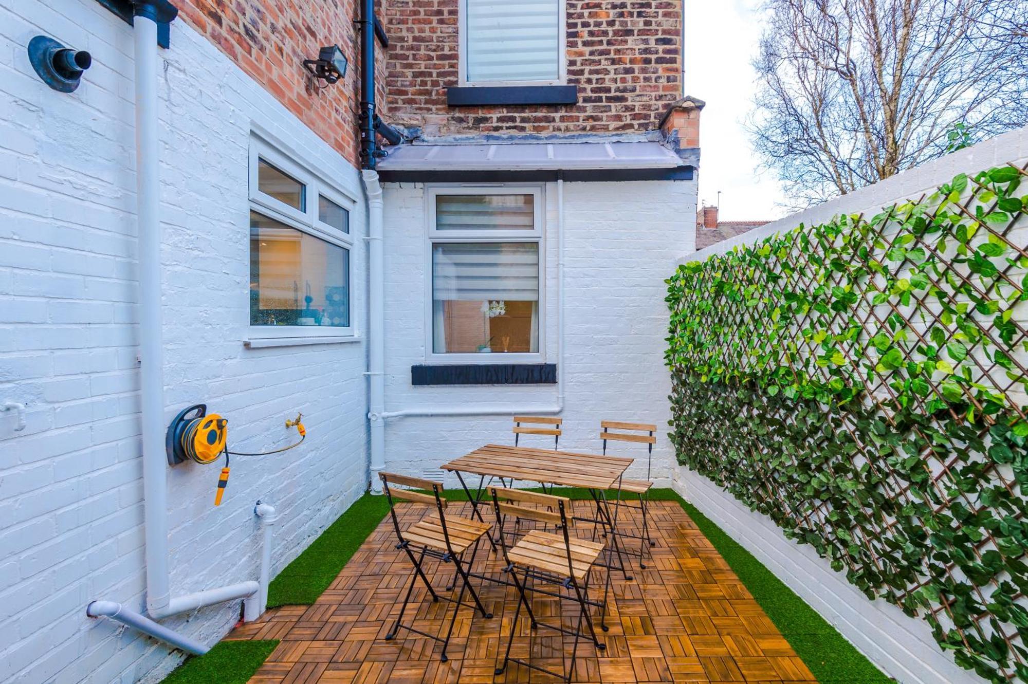 4 Bedroom Victorian House マンチェスター エクステリア 写真