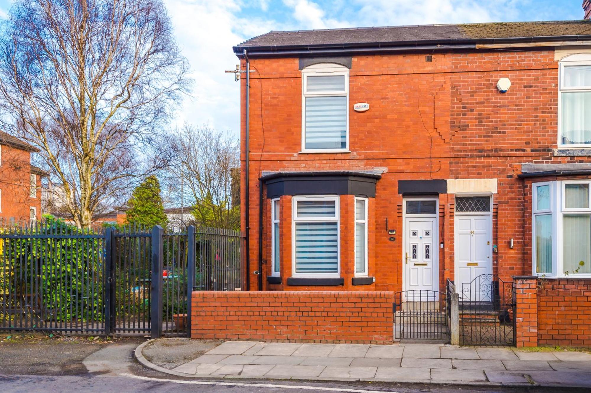 4 Bedroom Victorian House マンチェスター エクステリア 写真