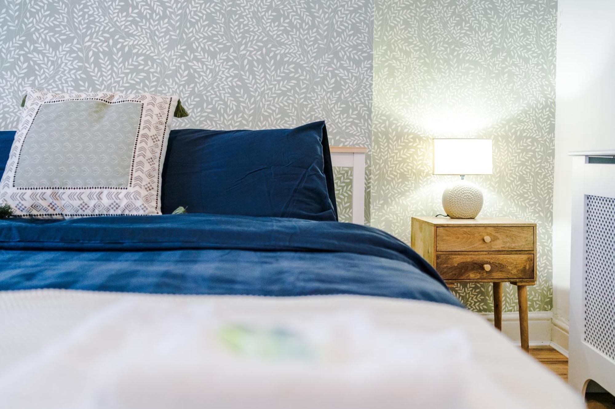 4 Bedroom Victorian House マンチェスター エクステリア 写真