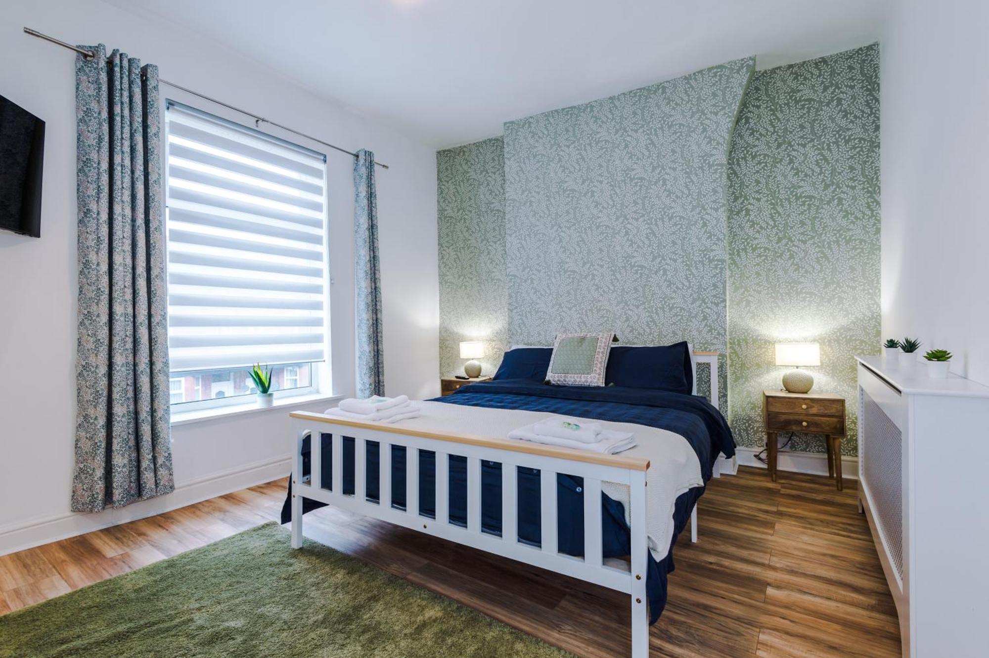 4 Bedroom Victorian House マンチェスター エクステリア 写真