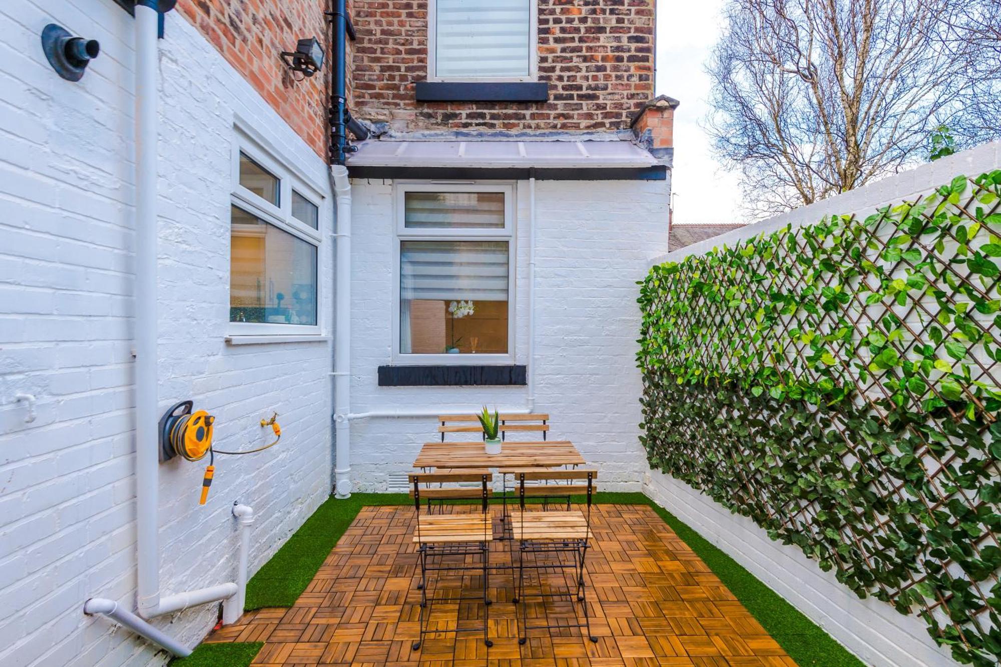 4 Bedroom Victorian House マンチェスター エクステリア 写真