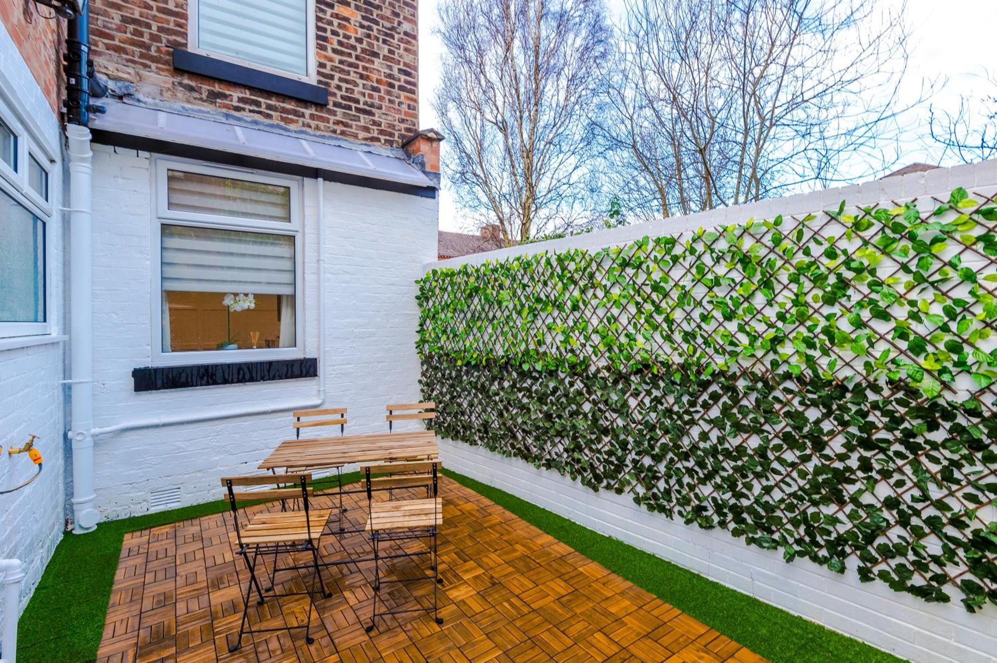 4 Bedroom Victorian House マンチェスター エクステリア 写真
