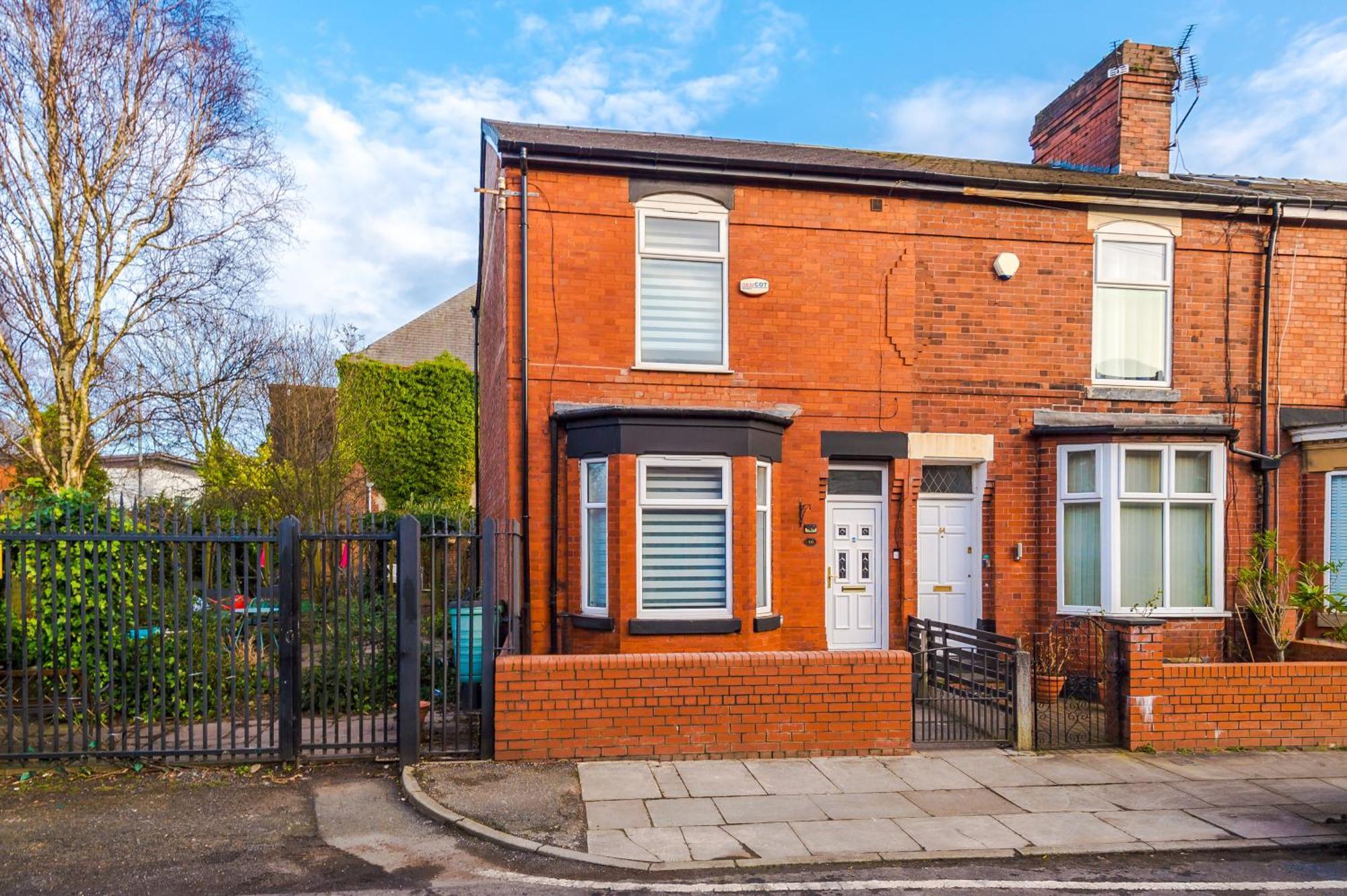 4 Bedroom Victorian House マンチェスター エクステリア 写真