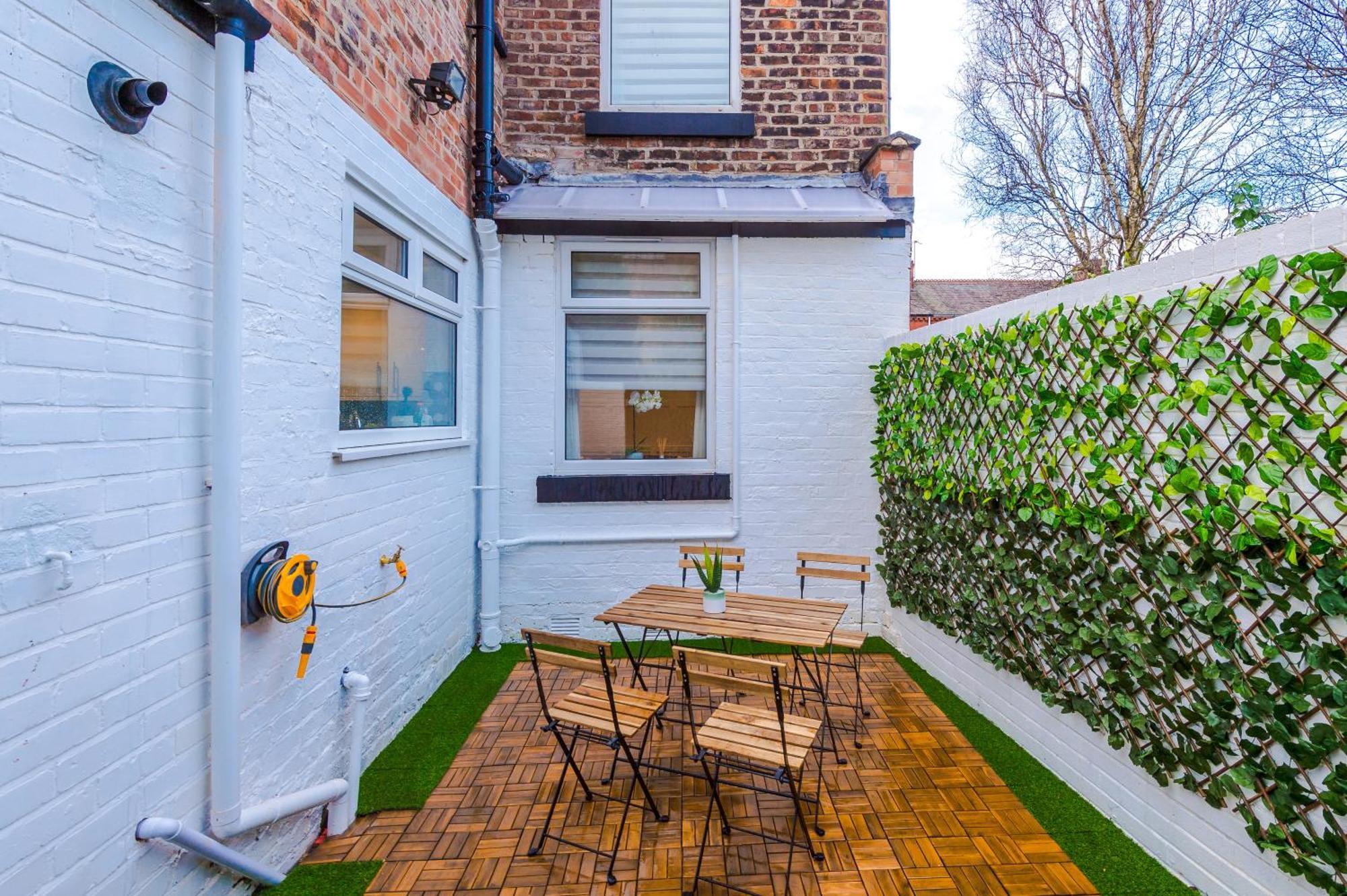 4 Bedroom Victorian House マンチェスター エクステリア 写真